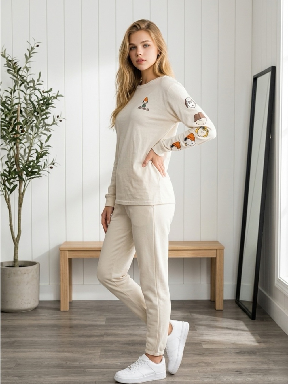 Universal Studios Japan Unisex Graphic Sleeves Snoopy Long Sleeve Medium Cream